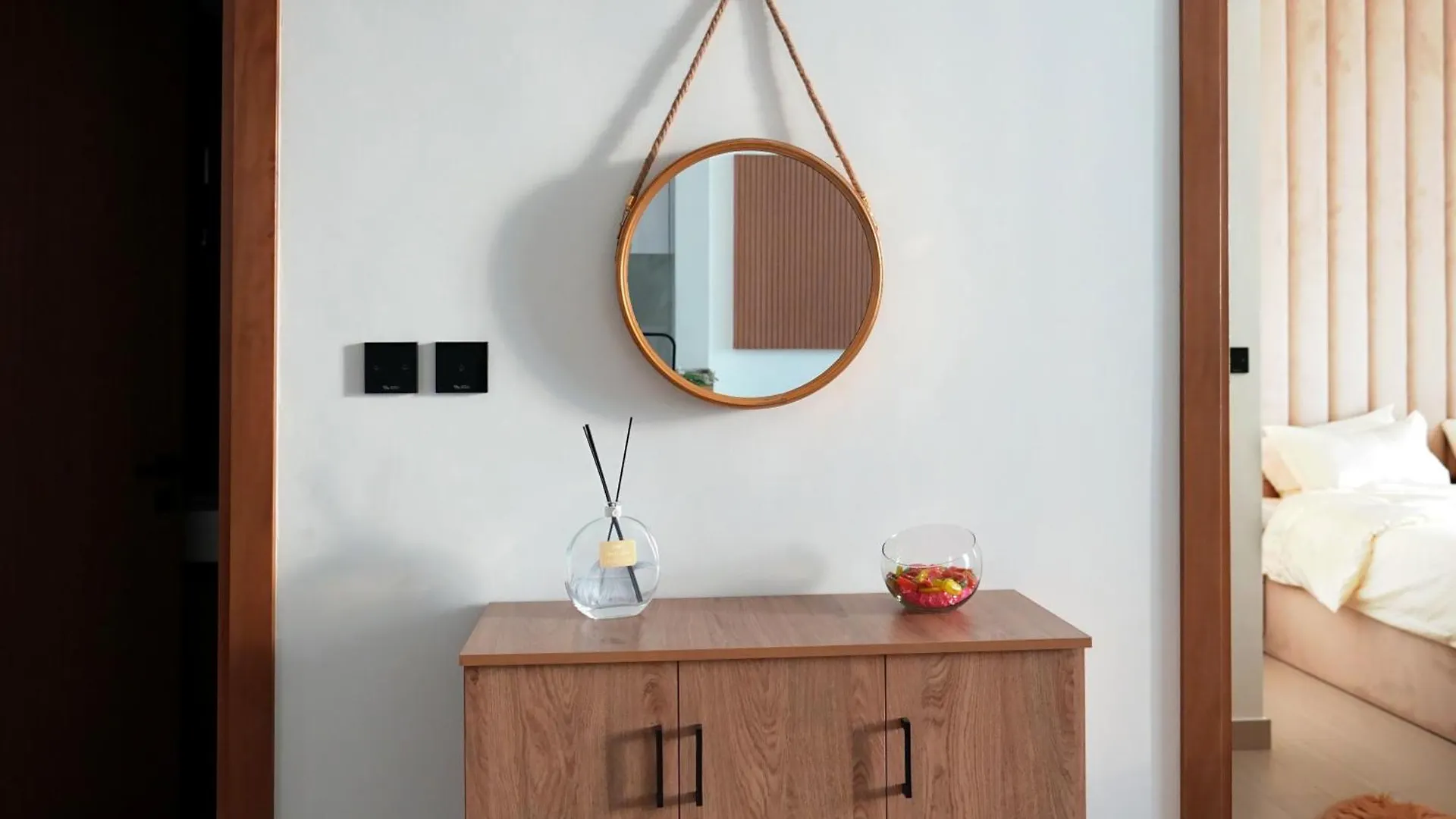 Apartment Modern Chic 1 Bhk In Binghatti House Dubai