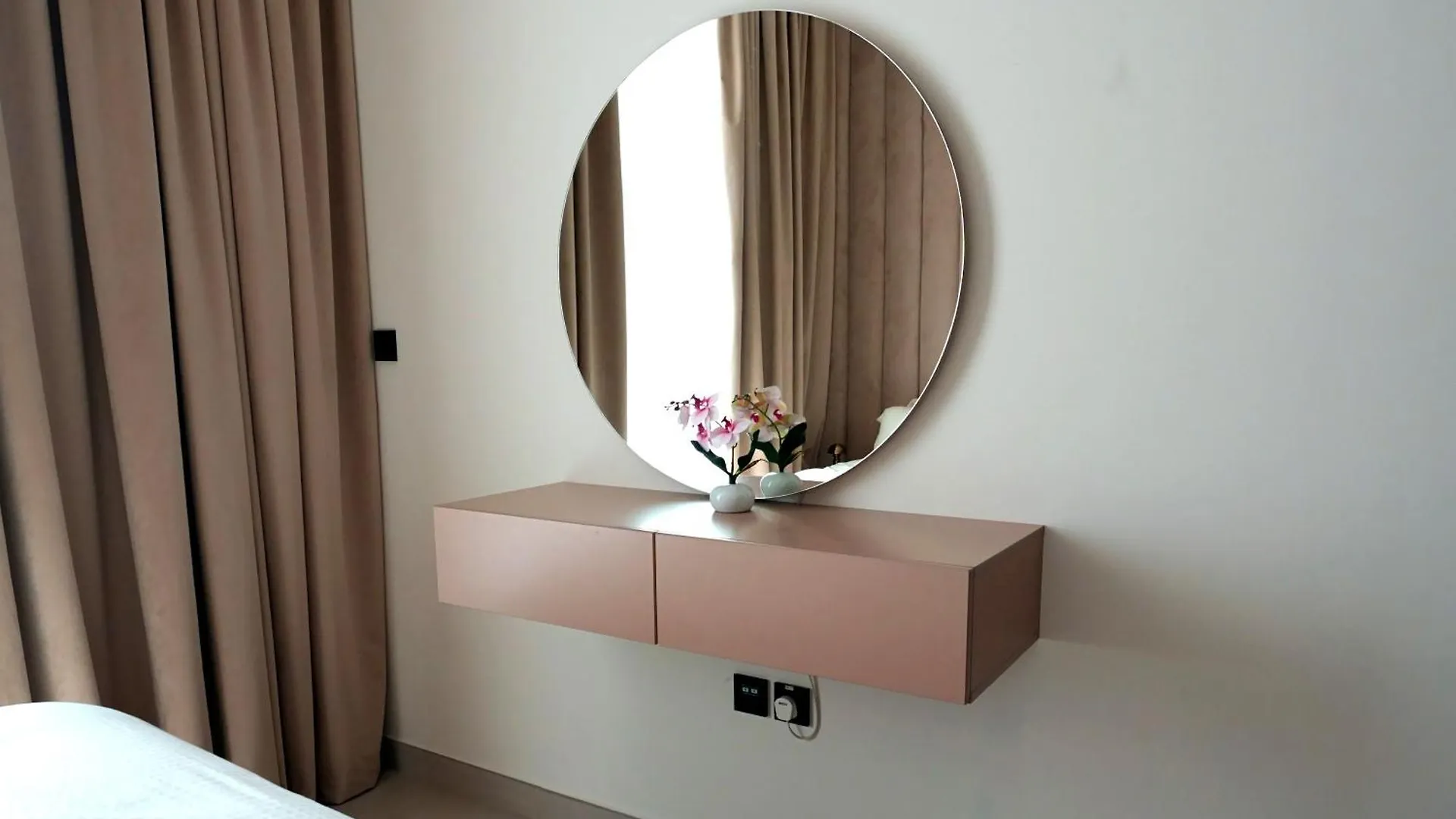 Modern Chic 1 Bhk In Binghatti House Dubai