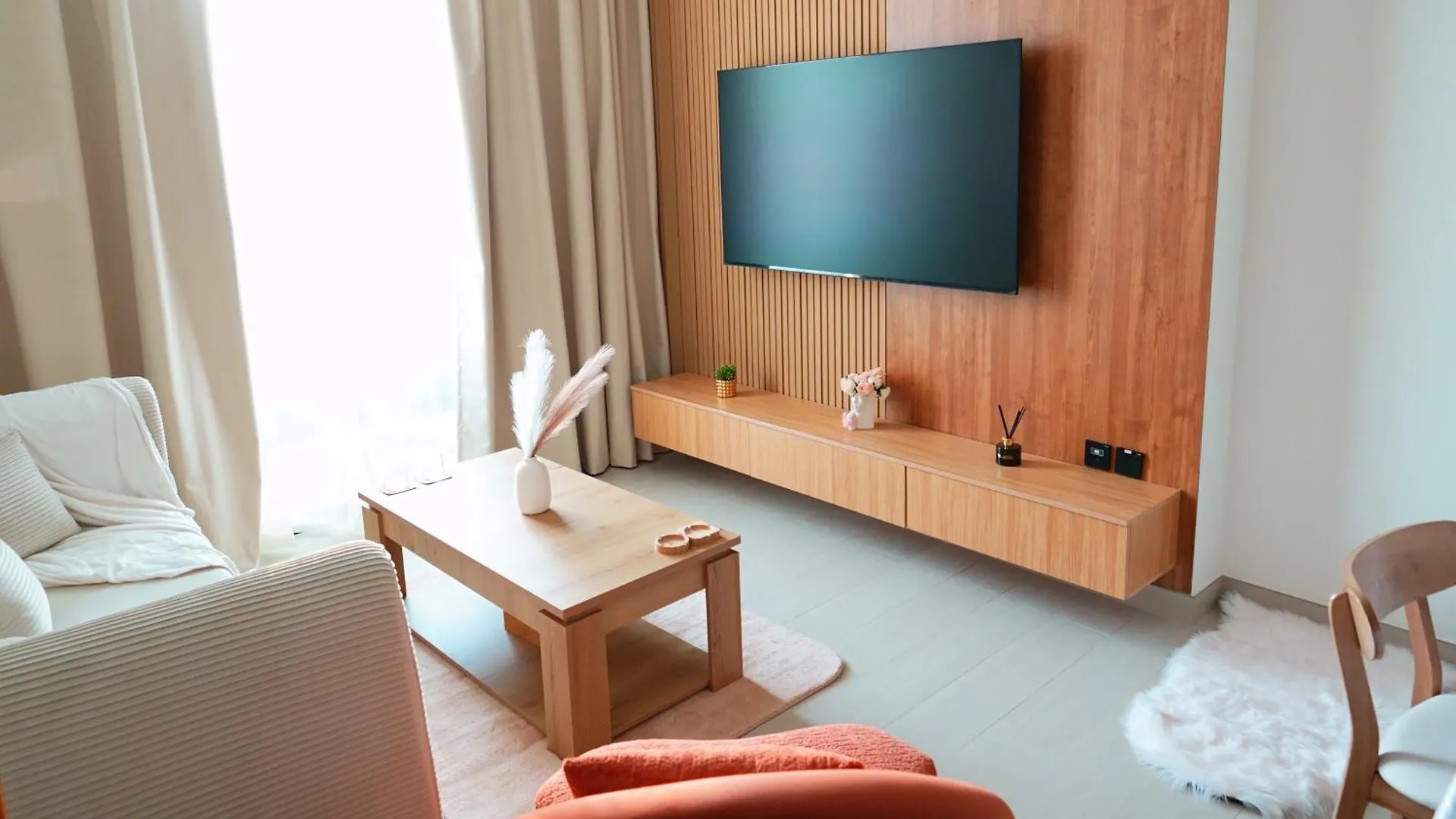 Modern Chic 1 Bhk In Binghatti House Dubái